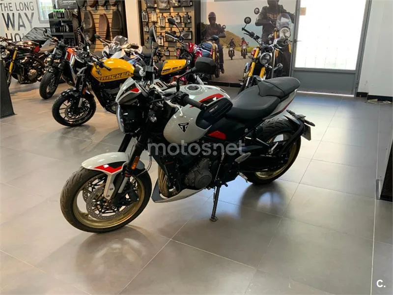 Triumph Trident 800 – Vista 3