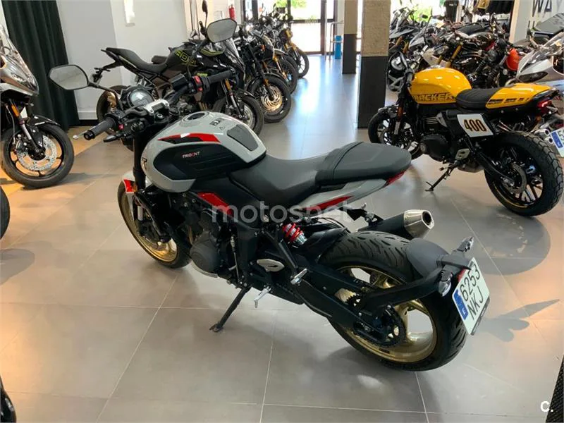 Triumph Trident 800 – Vista 4