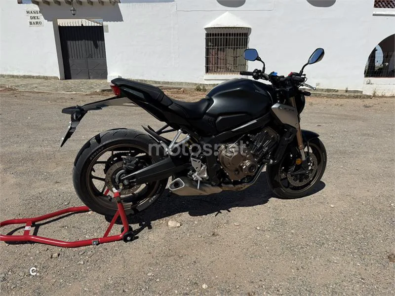 Honda CB 650 R – Vista 3