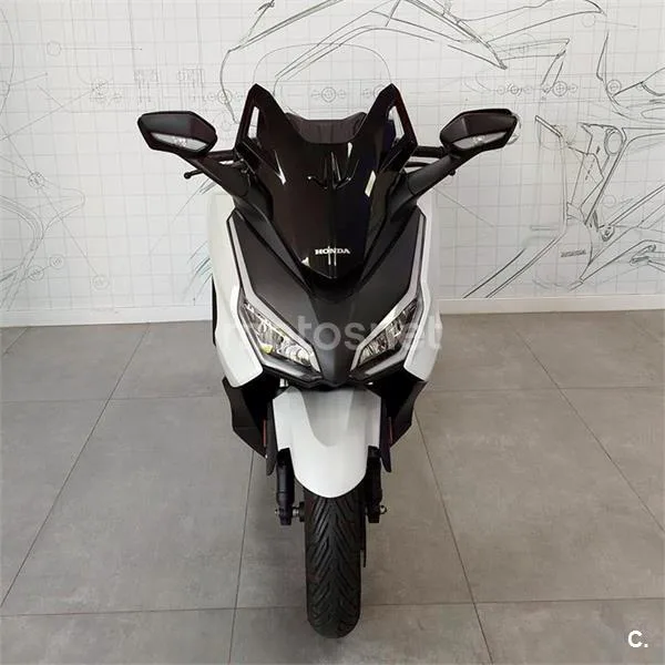 Honda Forza 350 – Vista 3