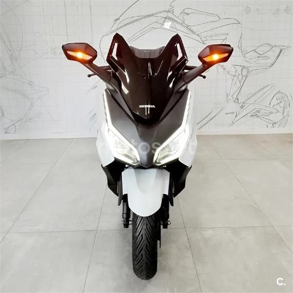 Honda Forza 350 – Vista 6
