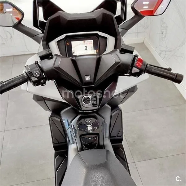Honda Forza 350 – Vista 7