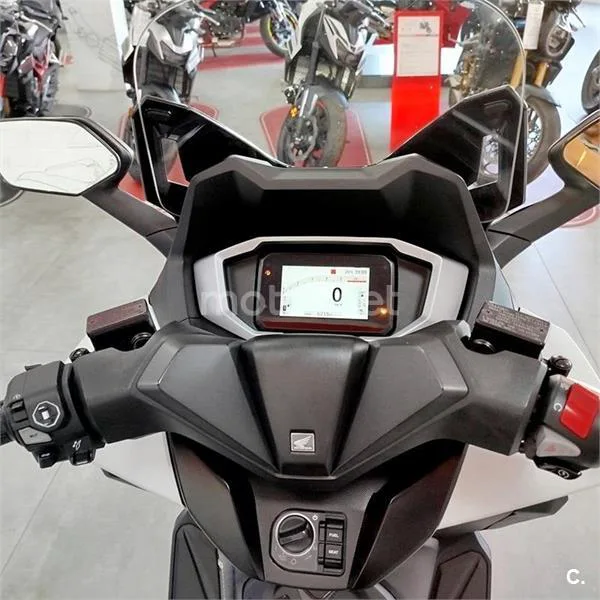 Honda Forza 350 – Vista 9