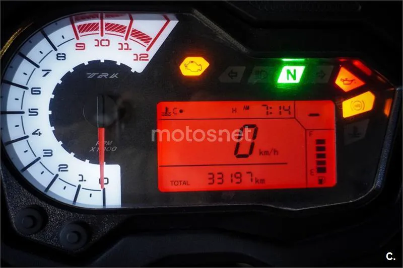 Benelli TRK 502 – Vista 18