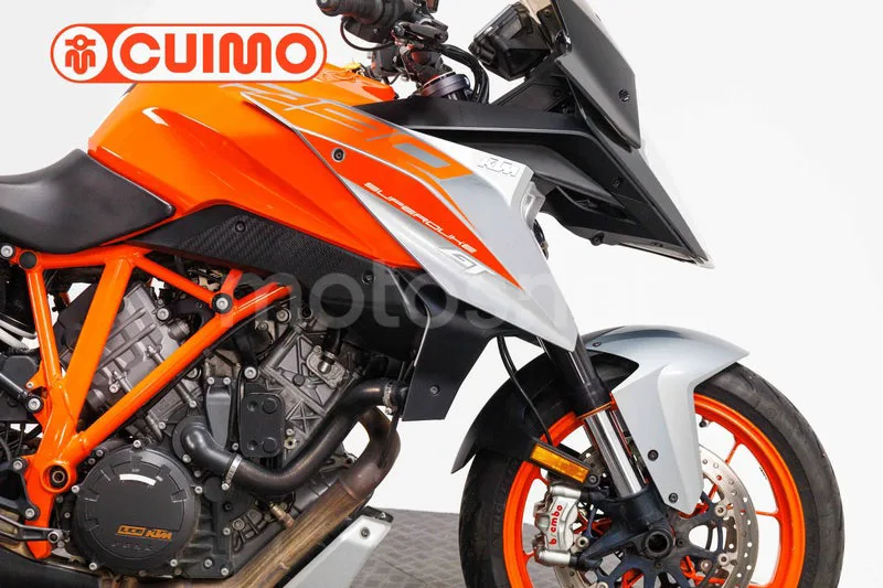 KTM 1290 Super Duke GT – Vista 6
