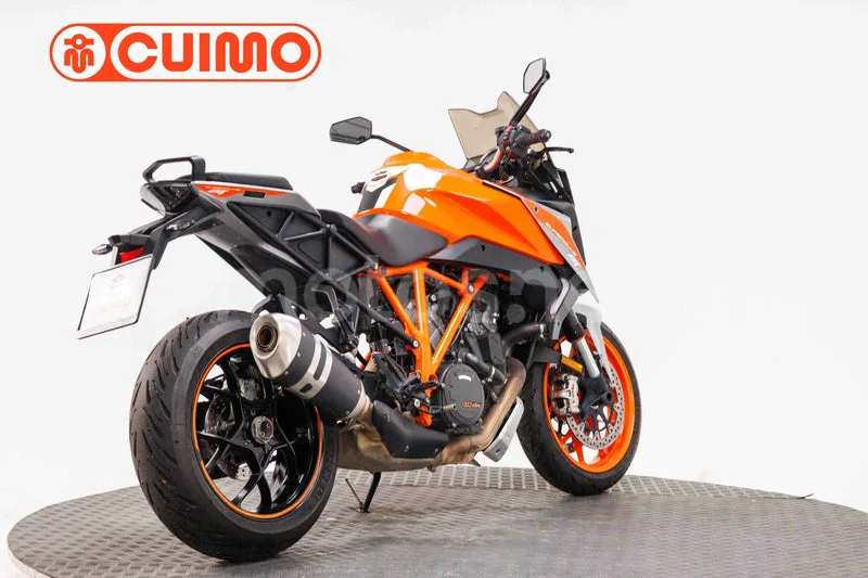 KTM 1290 Super Duke GT – Vista 9