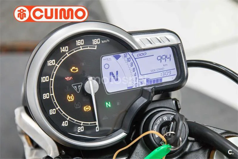 Triumph Speed 400 – Vista 22