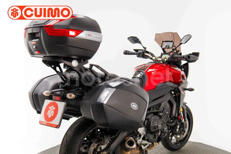 Yamaha MT-09 – Vista 16
