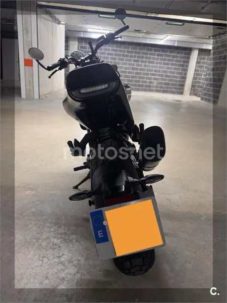 Husqvarna Svartpilen 701 – Vista 4