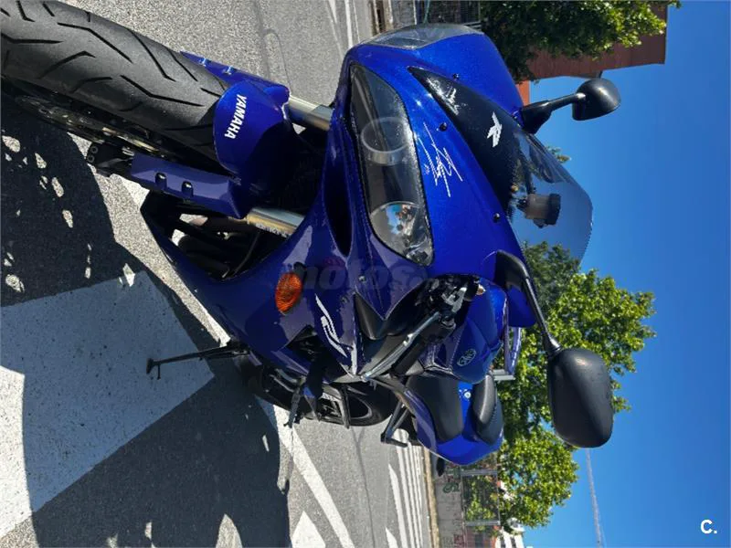 Yamaha R1 – Vista 2