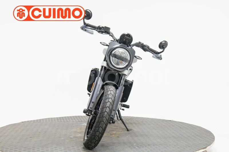 Husqvarna Svartpilen 701 – Vista 18