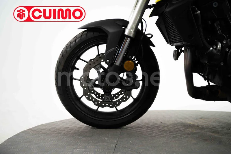 Honda CB 750 Hornet – Vista 21