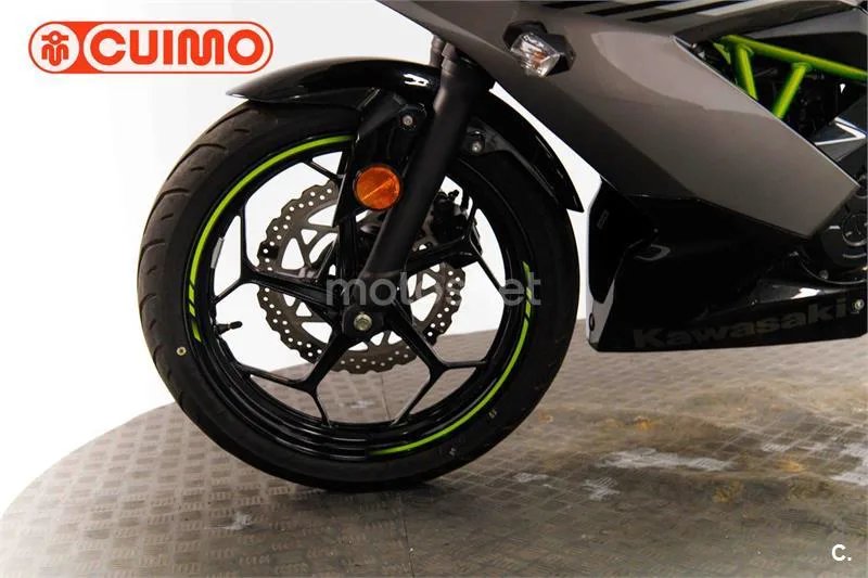 Kawasaki Ninja 125 – Vista 21