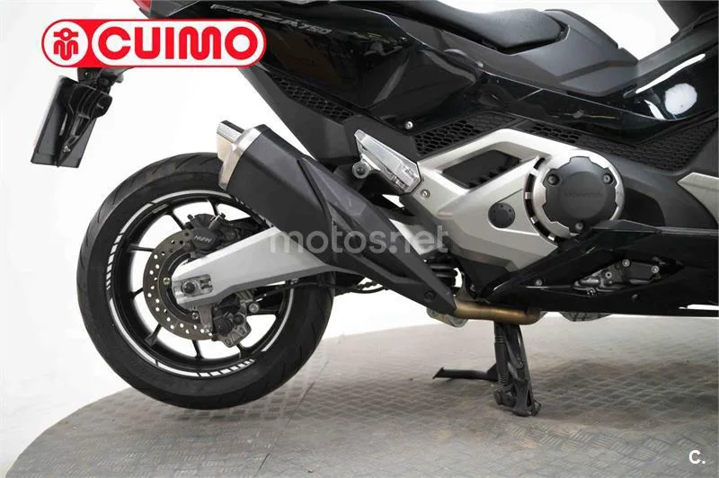 Honda Forza 750 – Vista 13
