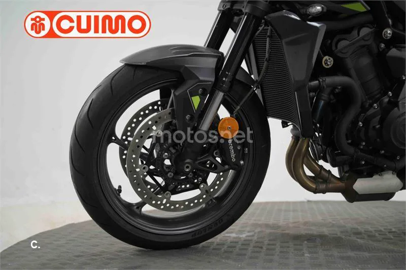Triumph Street Triple – Vista 21