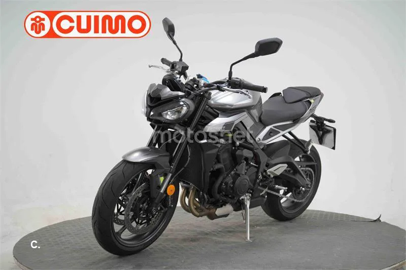 Triumph Street Triple – Vista 9