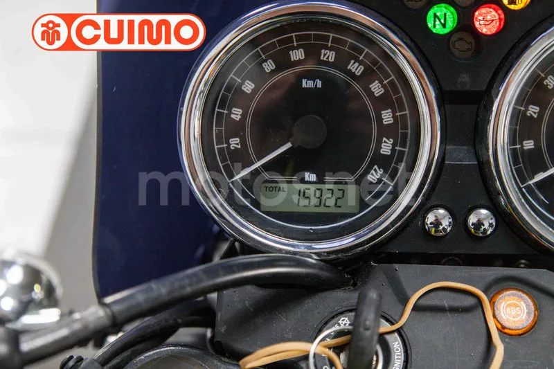 Moto Guzzi V7 – Vista 22