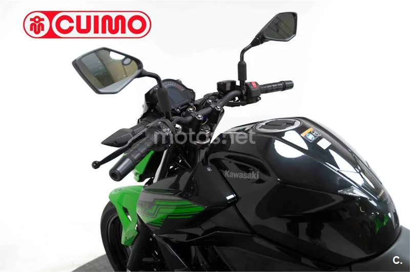 Kawasaki Z400 – Vista 22