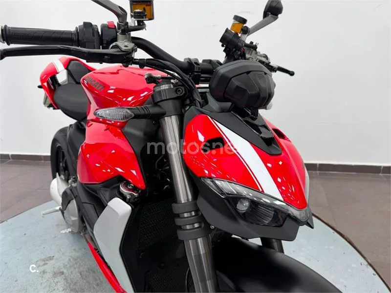 Ducati Streetfighter V2 – Vista 22