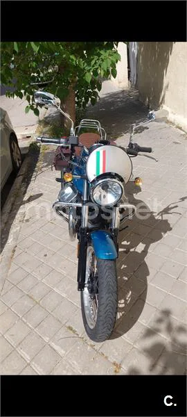 Moto Guzzi V7 III – Vista 7