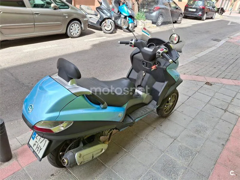 Piaggio MP3 125 RL 1100 € 2006 Madrid - 2