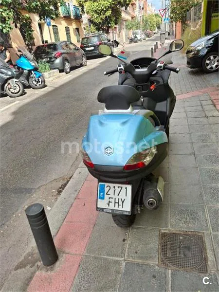 Piaggio MP3 125 RL – Vista 3