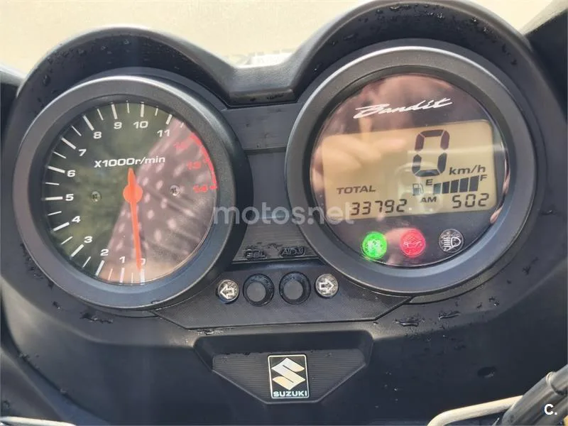 Suzuki Bandit 650 S – Vista 4