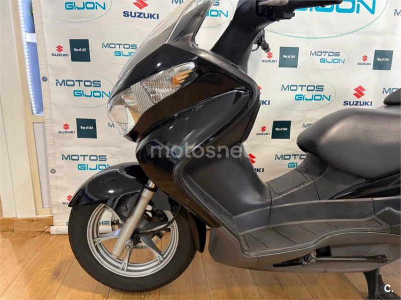 Suzuki Burgman 125 – Vista 5