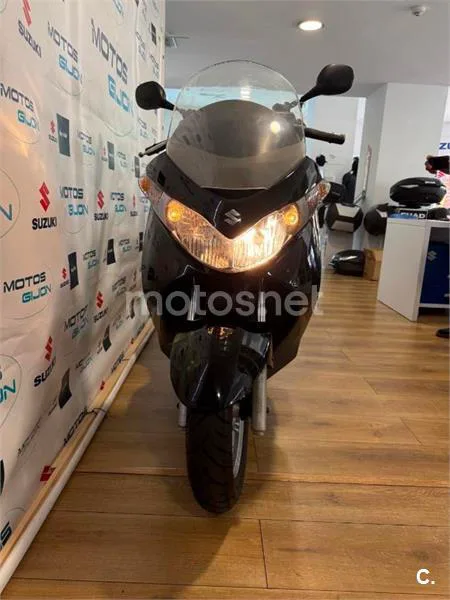 Suzuki Burgman 125 – Vista 7
