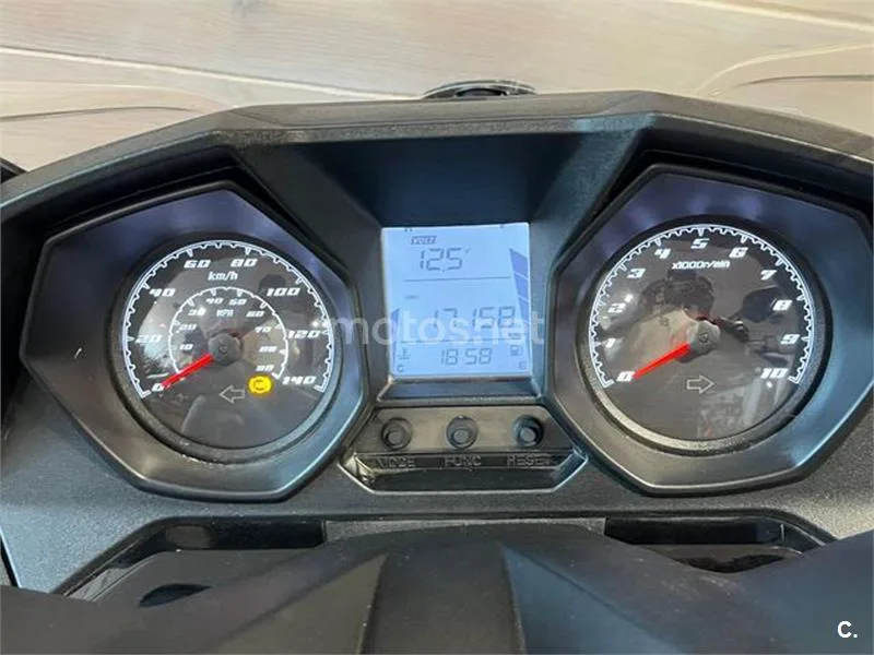 Kymco Super Dink 125 – Vista 13