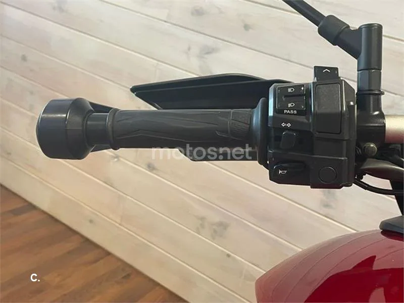 Yamaha MT-09 – Vista 12