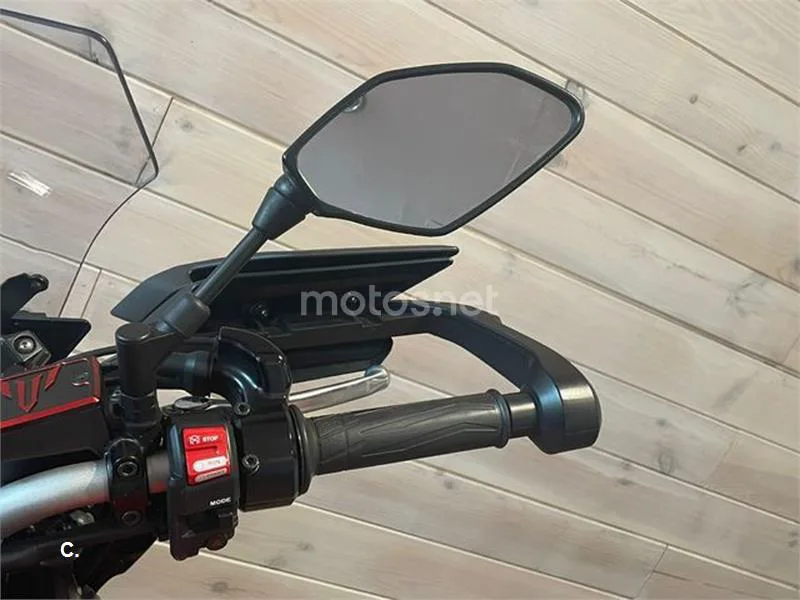 Yamaha MT-09 – Vista 15