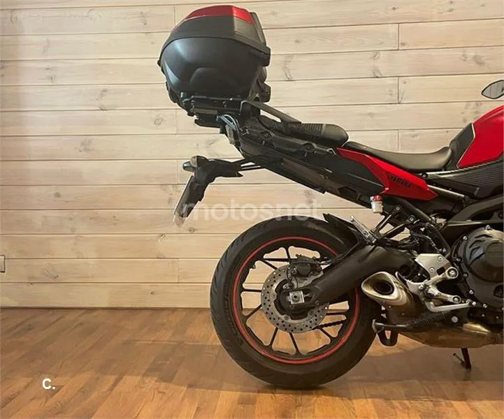 Yamaha MT-09 – Vista 7