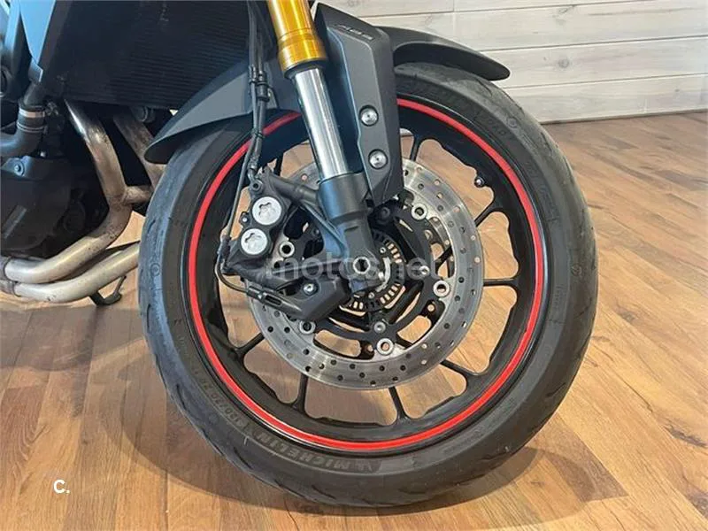Yamaha MT-09 – Vista 9