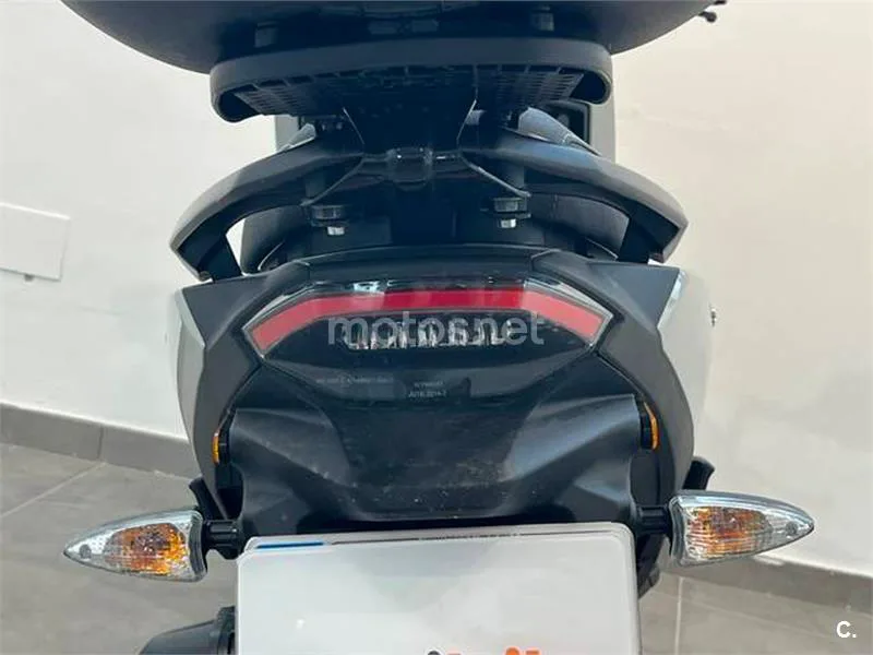 Kymco Sky Town 125 – Vista 6