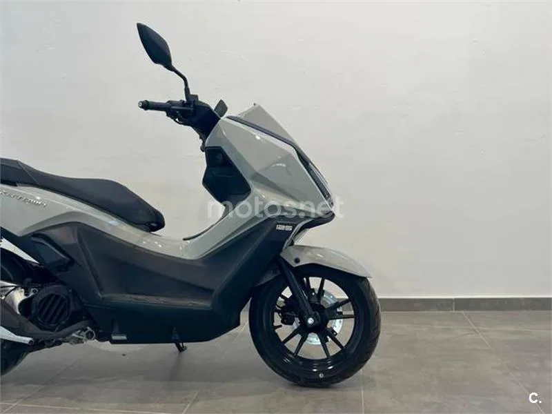 Kymco Sky Town 125 – Vista 8