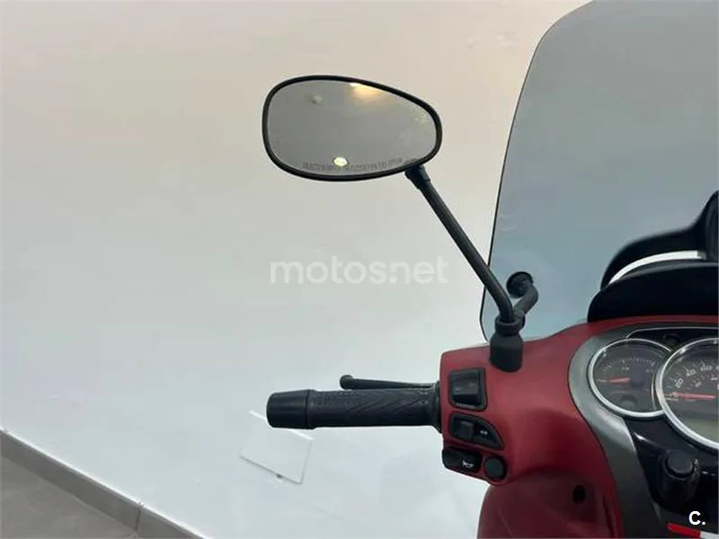 Piaggio Beverly – Vista 11