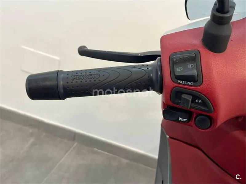 Piaggio Beverly – Vista 12