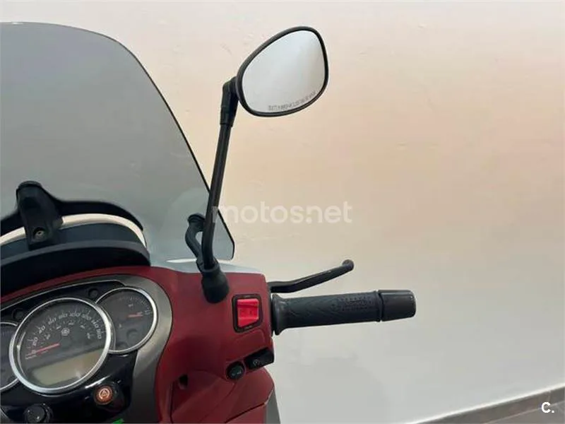 Piaggio Beverly – Vista 15
