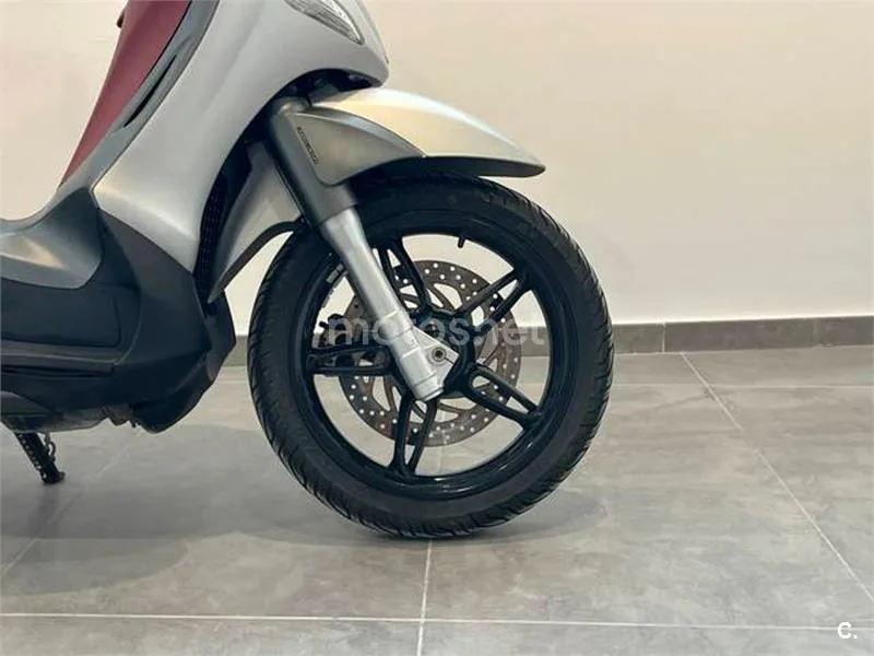 Piaggio Beverly – Vista 9
