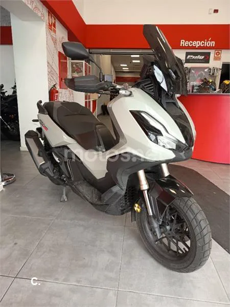 Honda ADV 350 – Vista 12