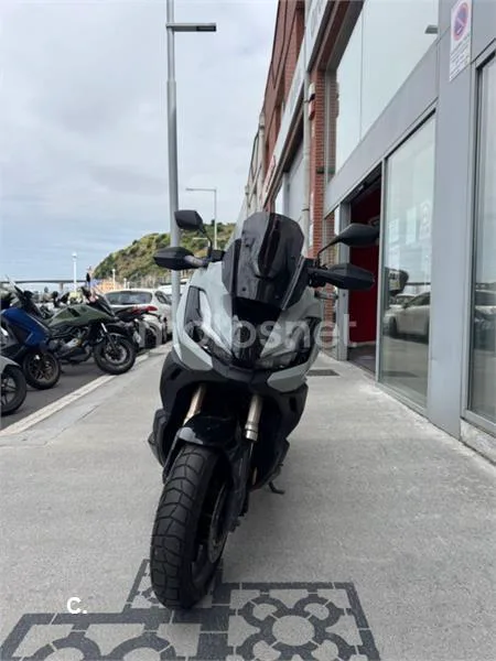 Honda ADV 350 – Vista 18