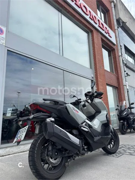 Honda ADV 350 – Vista 26