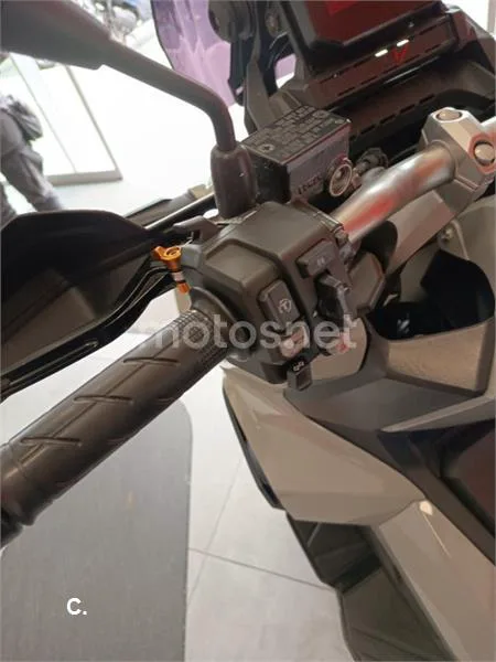 Honda ADV 350 – Vista 7