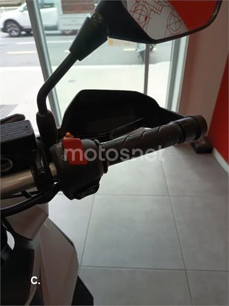 Honda ADV 350 – Vista 9