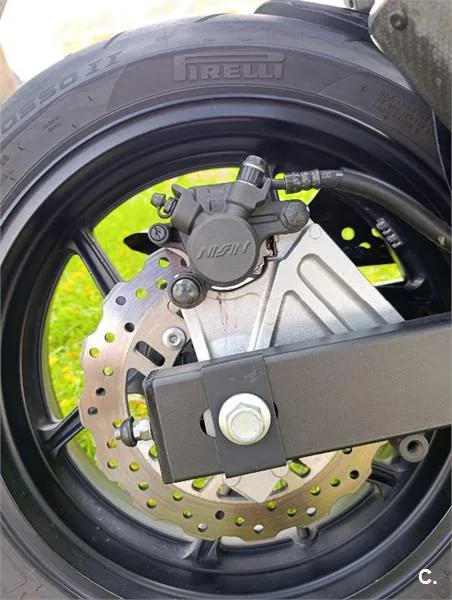 Kawasaki Z 750R – Vista 4