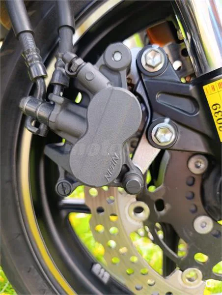 Kawasaki Z 750R – Vista 5