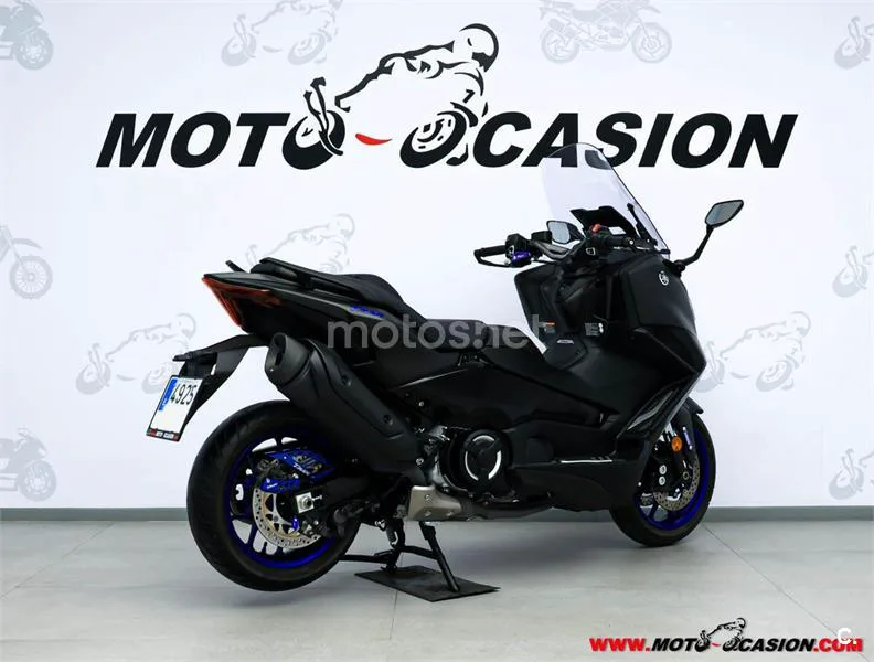 Yamaha TMAX – Vista 3