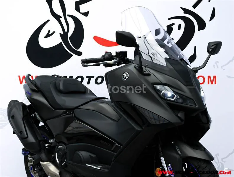 Yamaha TMAX – Vista 4
