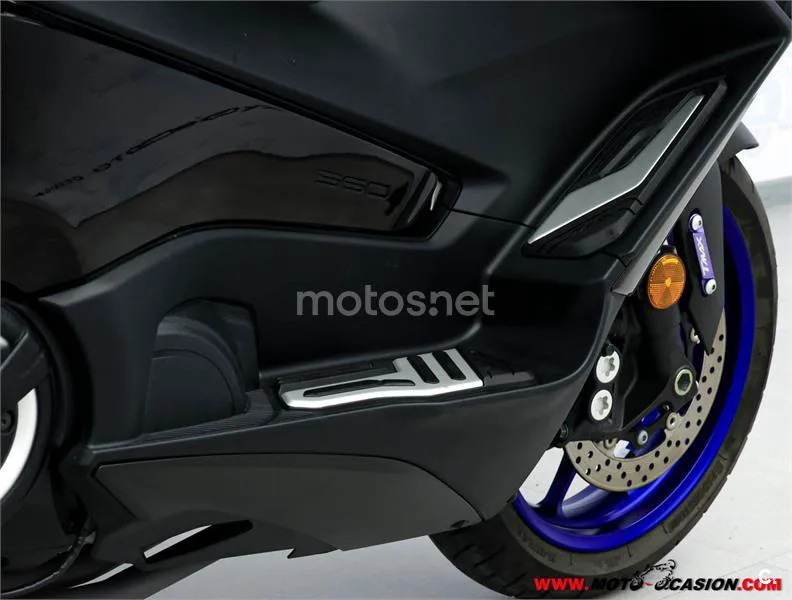 Yamaha TMAX – Vista 5